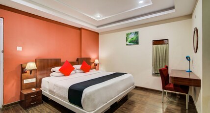 Hotel SIndhura Grand Room Type - Deluxe Room Ac