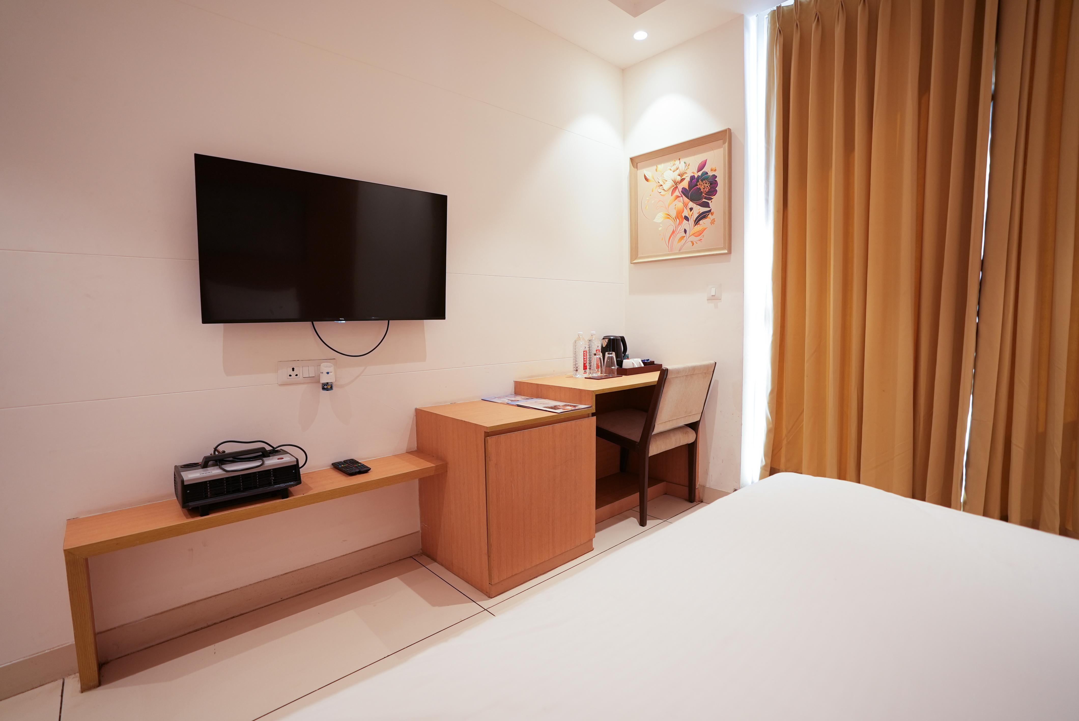 Annekaa Heights (Adjacent Chaar Dham Temple) - Tap to explore photos