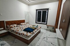Shri Mahalaxmi Hotel