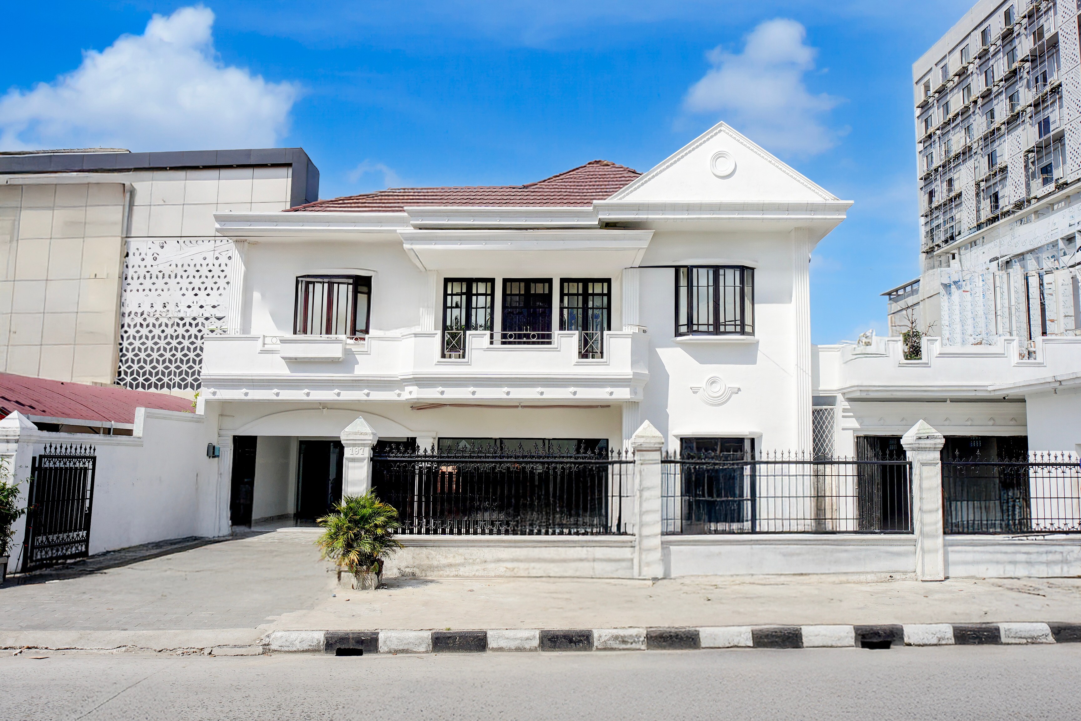 Hotel O Sm Raja Guest House - Tap to explore photos