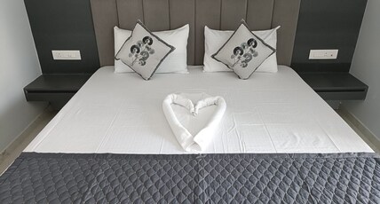 The Bypass Inn Room Type - Deluxe Room with Orthopaedic Mattress