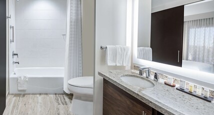 Embassy Suites By Hilton College Station Room Type - 1 KNG PREMIUM STUDIO SUITE