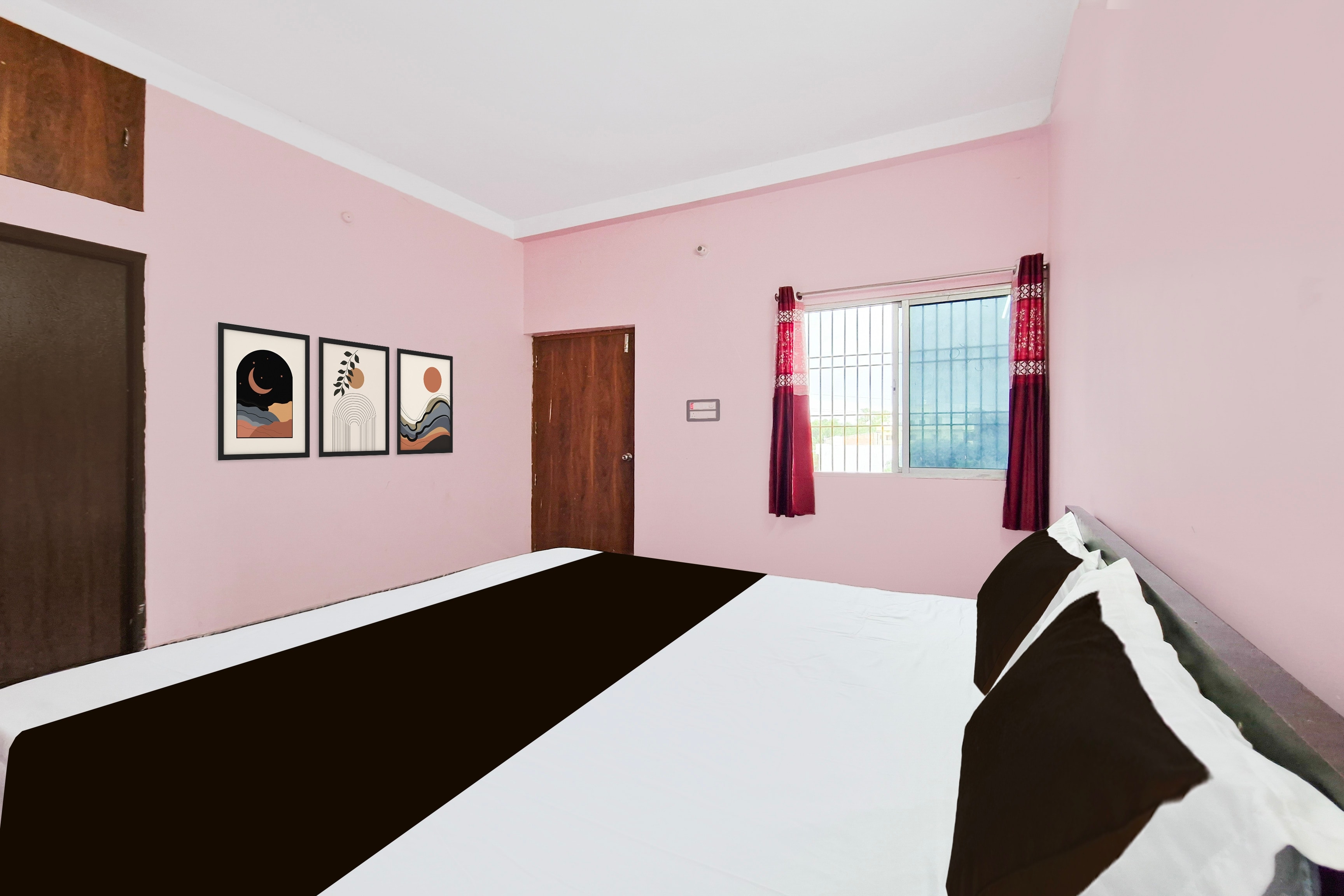 Hotel O Royal Heritage Resort - Tap to explore photos