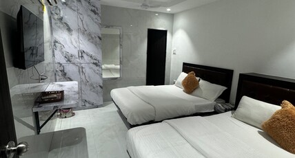 Backpackers Villa Mumbai Room Type - Private AC Deluxe  Room With Attached Bathroom
