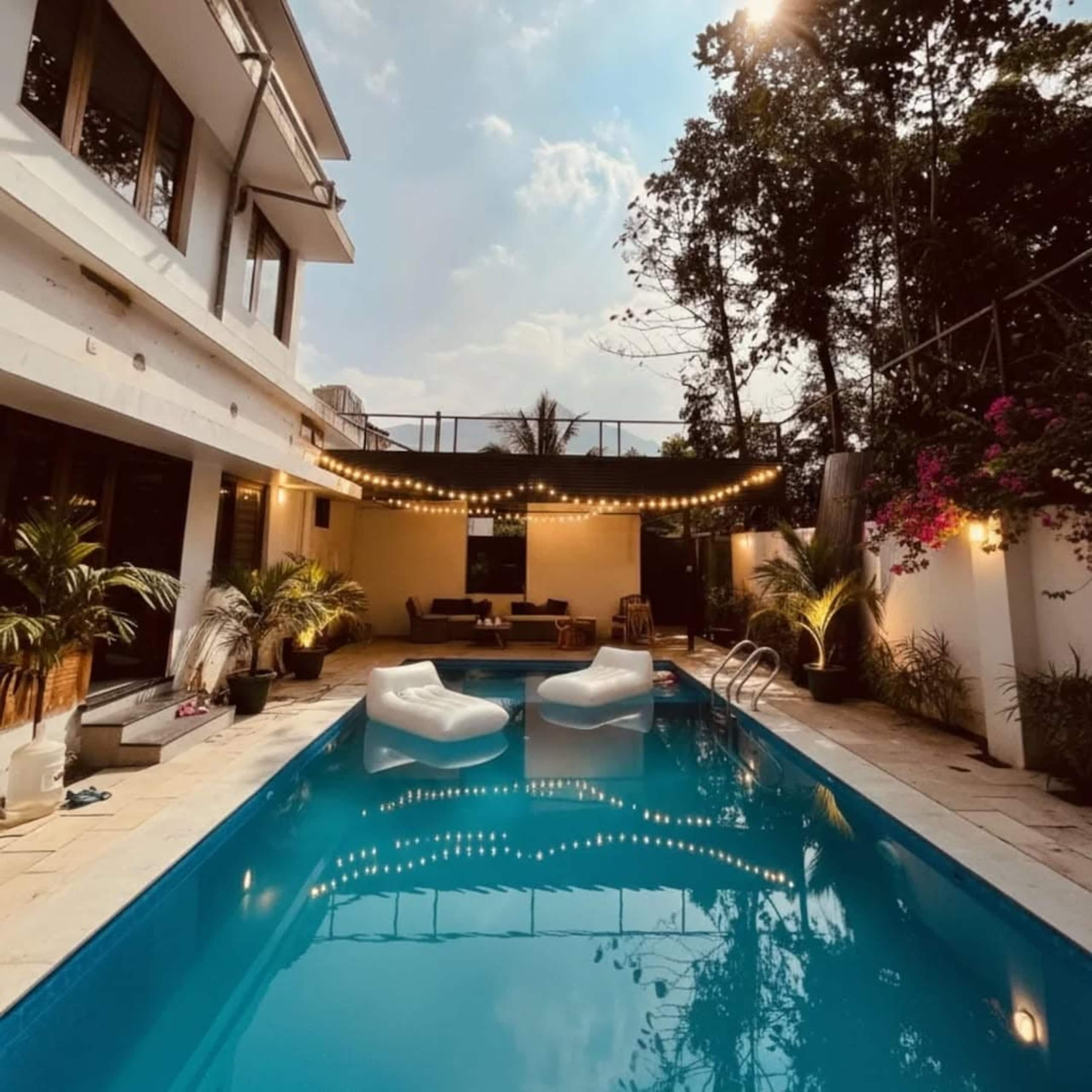 90's 3Bedroom Private Pool Villa by ZOMESTAY - Tap to explore photos