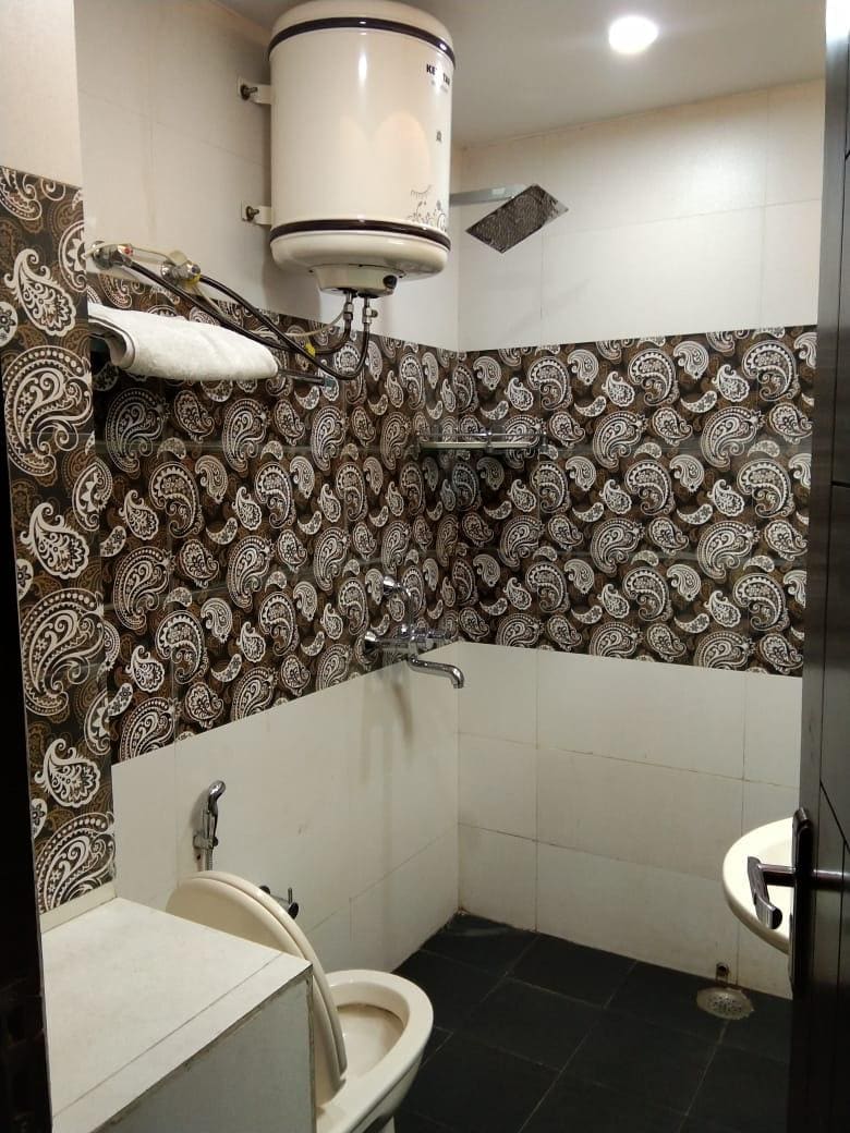 GOLDEN TREE - Tap to explore photos