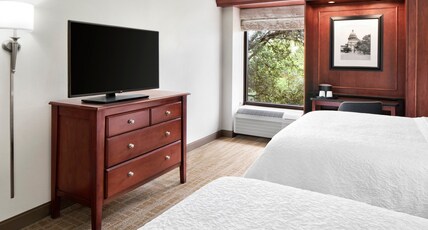 Hampton Inn Austin North @ I - 35 & Hwy 183 Room Type - 2 QUEENS NONSMOKING