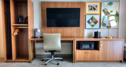 Holiday Inn GAINESVILLE-UNIVERSITY CTR Room Type - Standard Room