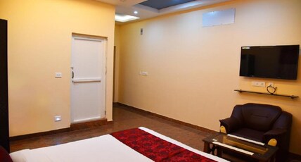 SriThilagavathy Hotel Room Type - Premium room
