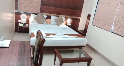Amrita Executive Hotel Room Type - Deluxe Non AC Room