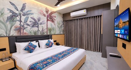 Matrushree Hotels - Near Shree Dwarkadhish Temple Room Type - Deluxe Room