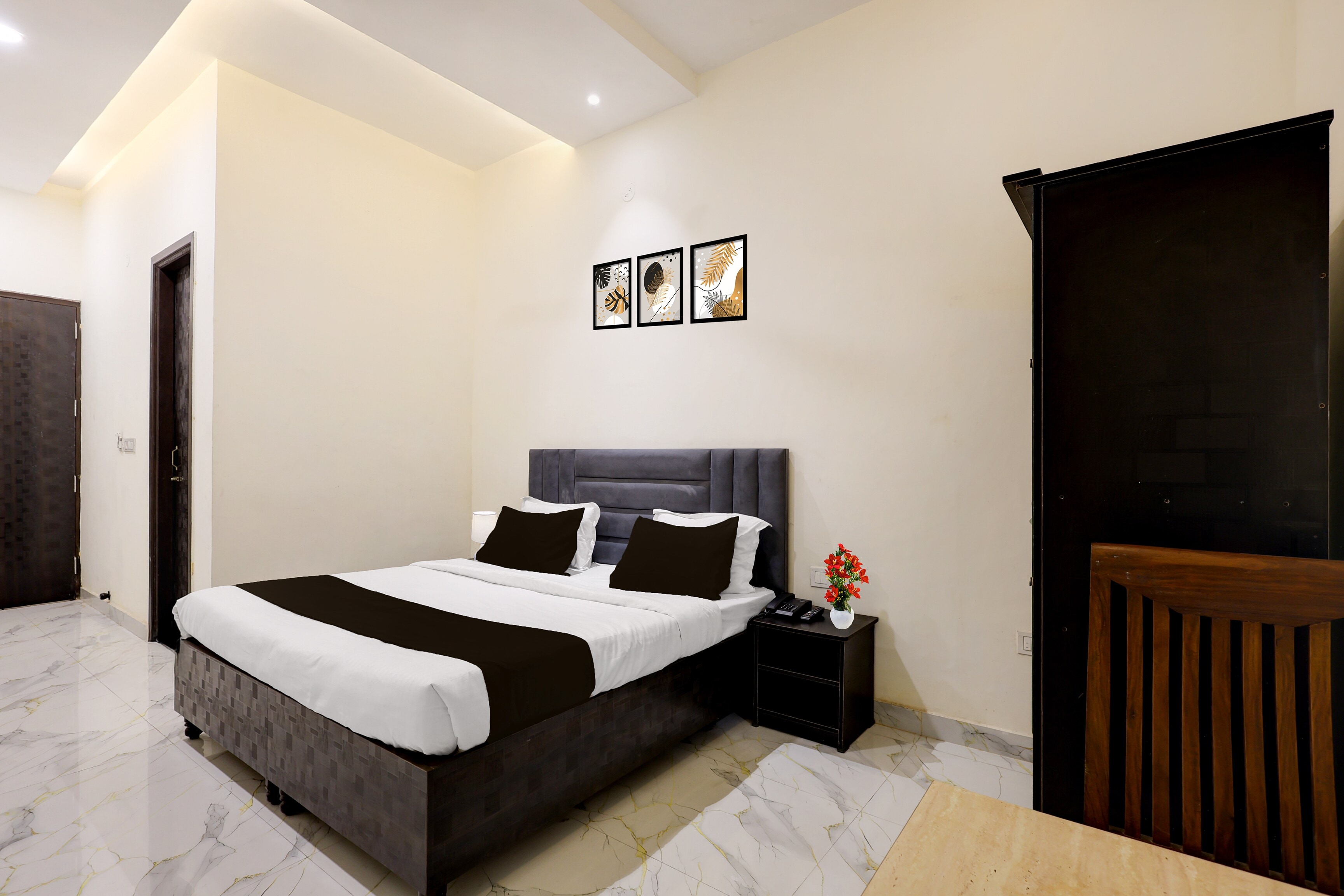 Townhouse by OYO GT Road Amritsar Near Fortis Hospital - Tap to explore photos