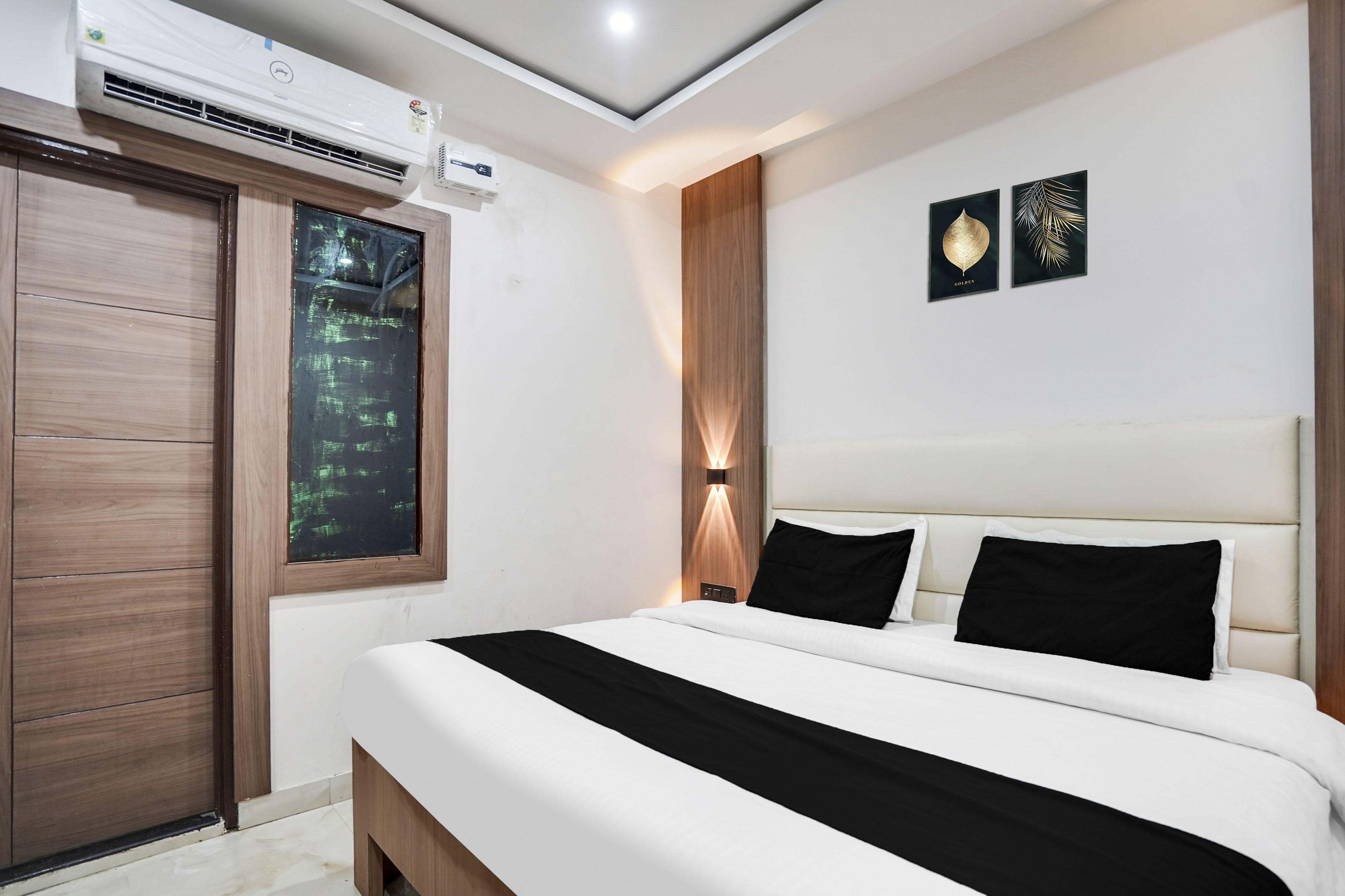 OYO 828489 The Grand Suites - Tap to explore photos