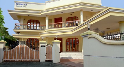 Metropolitan Serviced Villa | 10 min to Kaloor Stadium Room Type - Whole VILLA - With 7 AC Deluxe Rooms