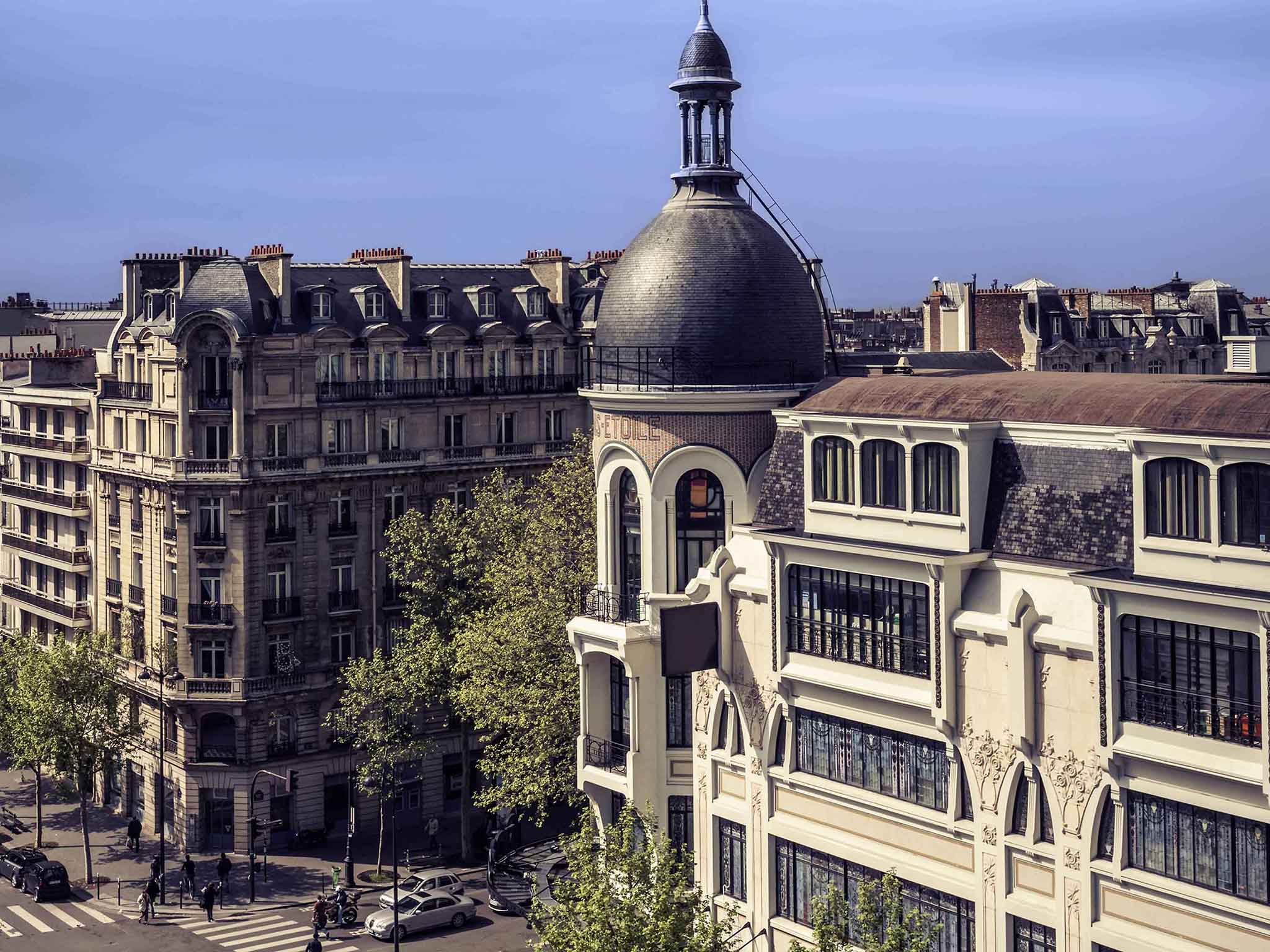 Mercure Paris Arc de Triomphe Etoile - Tap to explore photos