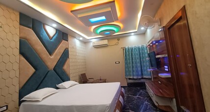 Hotel Ray & Son's Residency Room Type - Deluxe AC Room