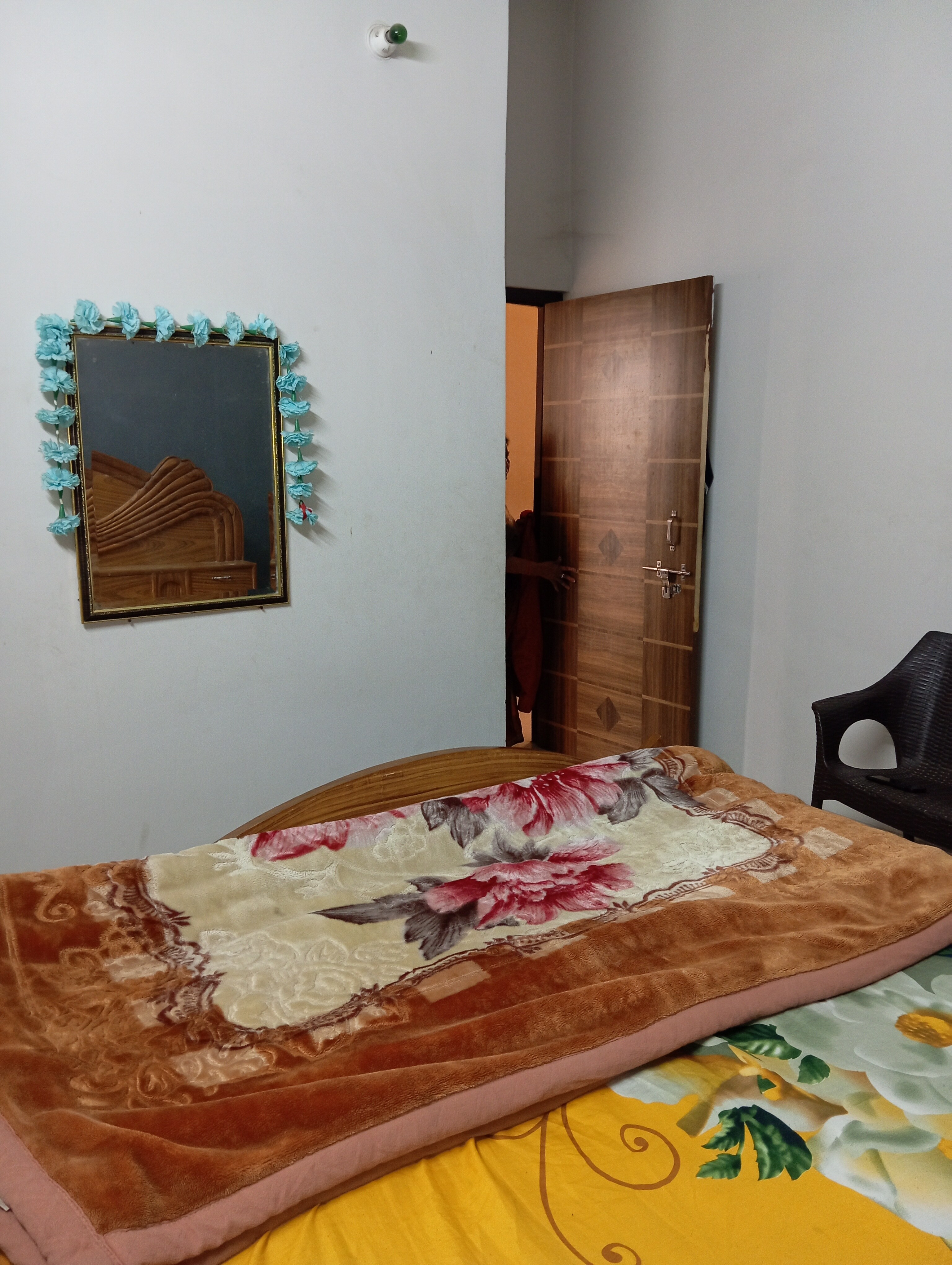 Nikhil HomeStay Ayodhya - Tap to explore photos