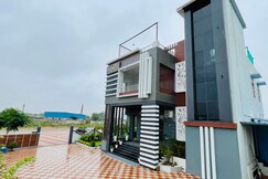 Ten 11 hotel and restaurant