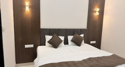 Kiwi Inn Hotel Palda Room Type - Deluxe Room