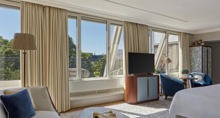 Waldorf Astoria Amsterdam by Hilton Room Type - JUNIOR SUITE WITH BALCONY