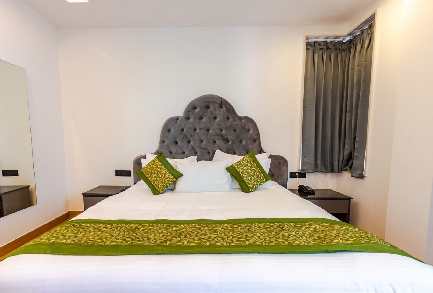 Hotel Mayur C R Park - Greater Kailash New Delhi - Tap to explore photos