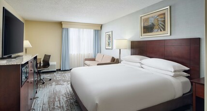 DoubleTree by Hilton Hotel Rocky Mount Room Type - 1KING W  QUEEN SOFABED NS