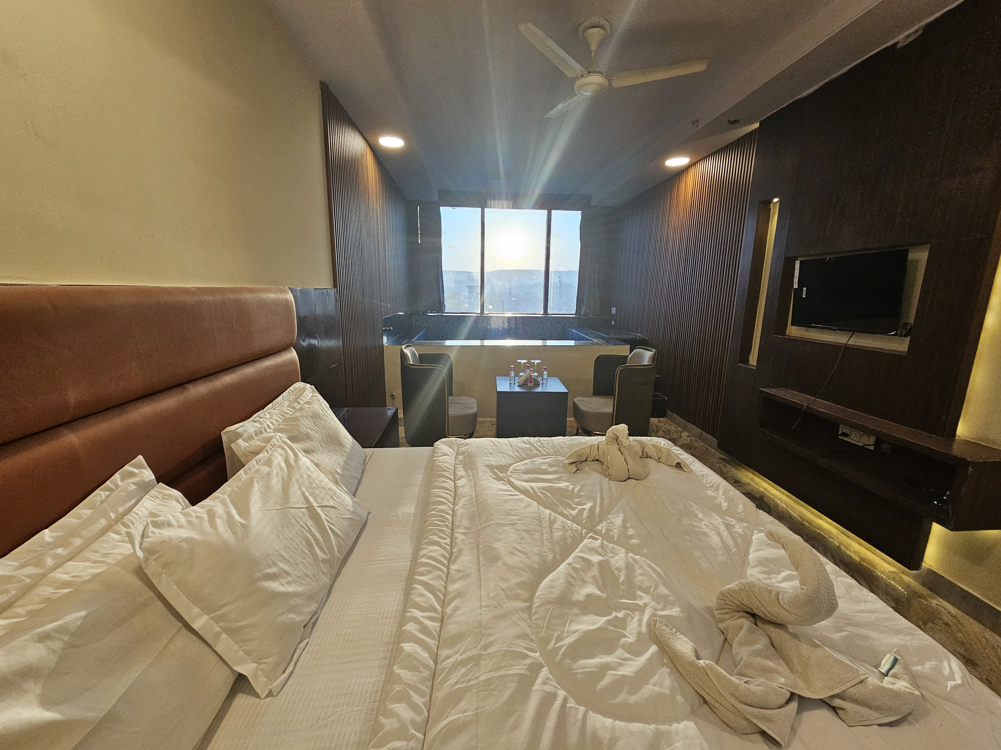 Hotel Eldorado - Tap to explore photos