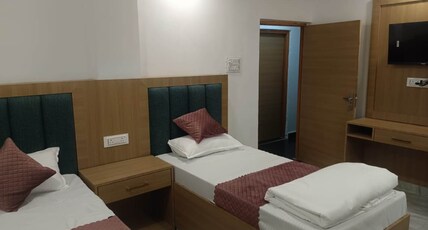 Aashray Home Stay and Guest House Room Type - DELUX ROOM-2