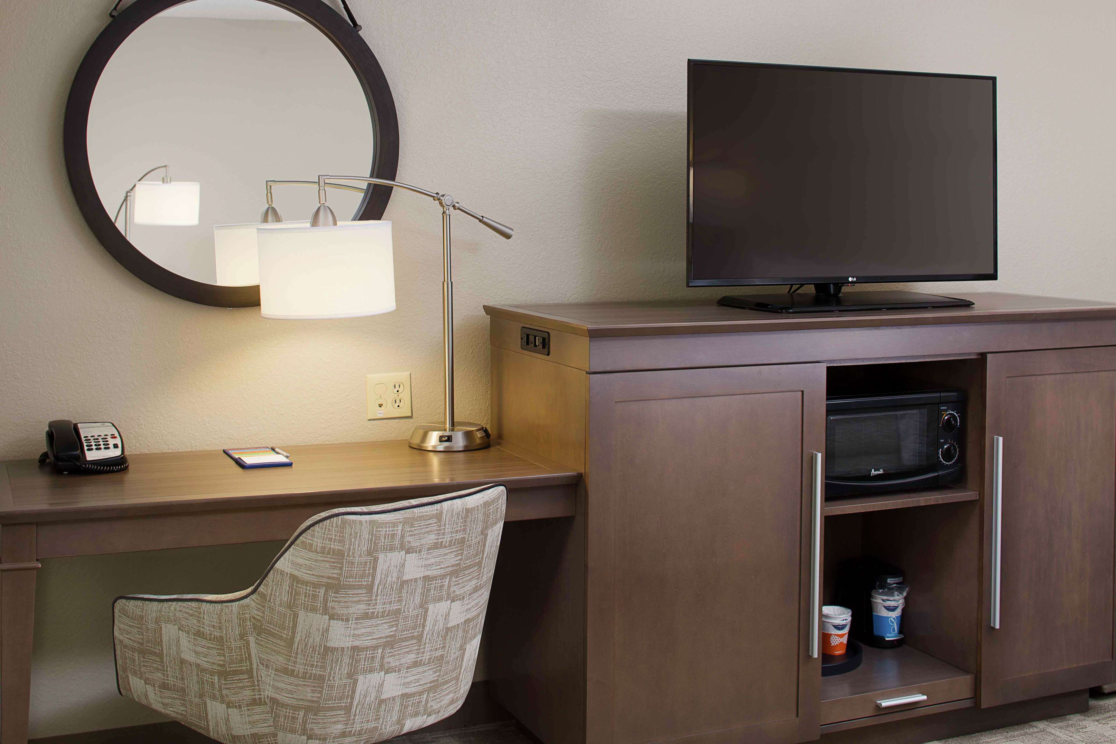 Hampton Inn Garden City - Tap to explore photos