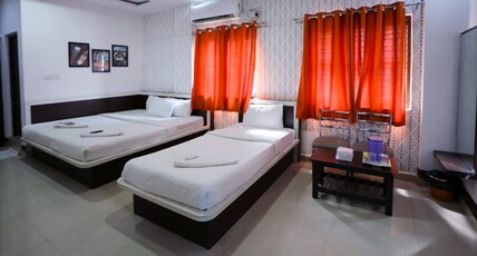 Hotel Elite Room Type - Classic AC Triple Bedroom