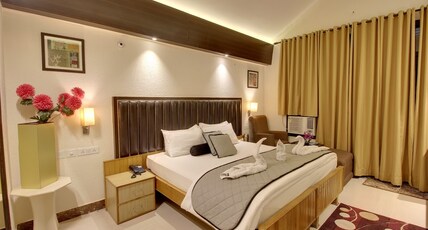 Hotel Harshikhar A Panoramic Lake view Property Room Type - Executive Room ( Lake View From Corridor ) Hotel Harshikhar A Panoramic Lake view Property Room Type - Executive Room ( Lake View From Corridor )