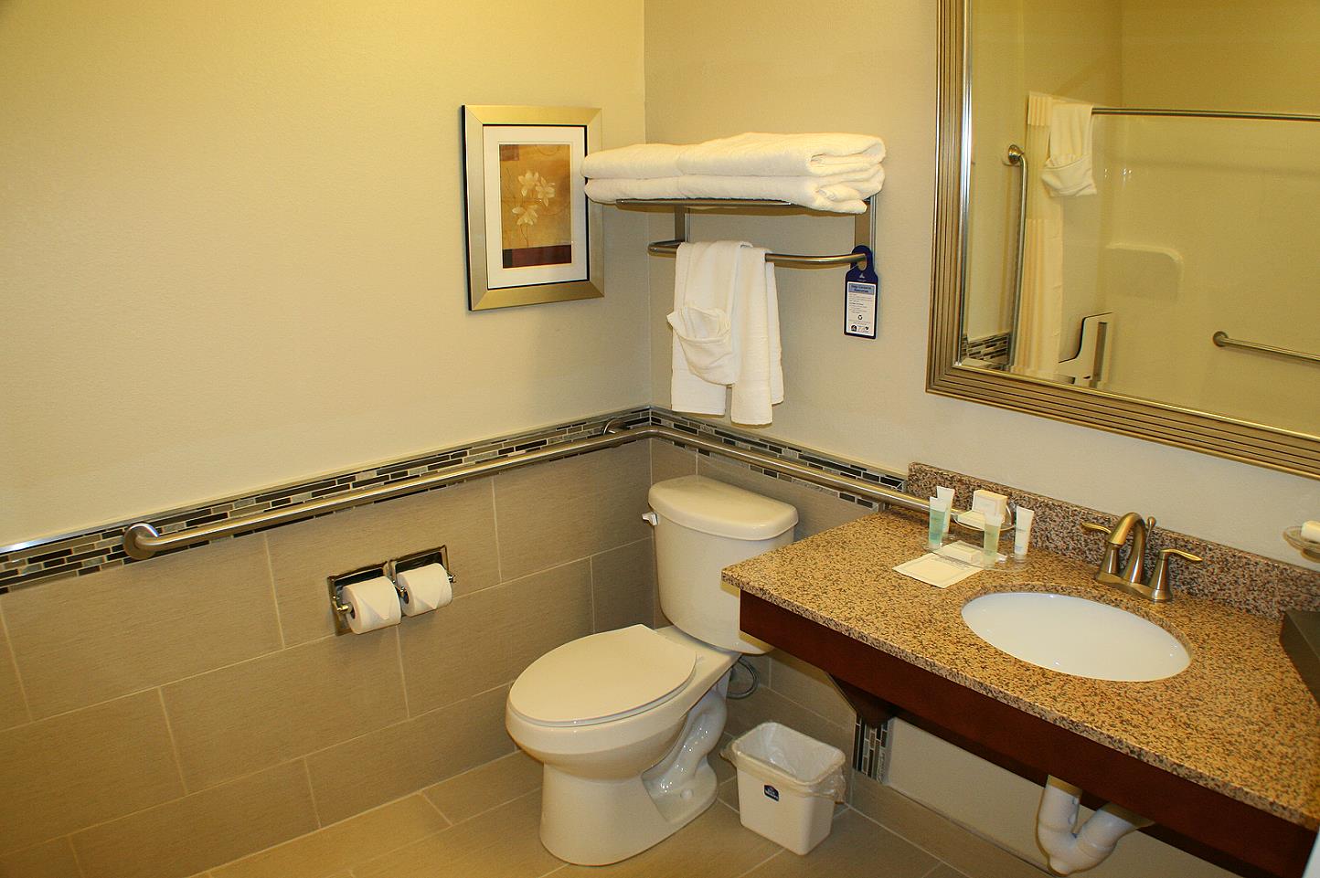 Best Western Plus Easton Inn & Suites - Tap to explore photos