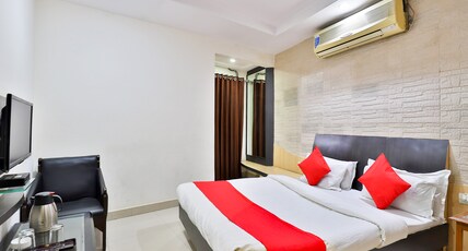 New Hotel Gokul Room Type - Deluxe Room