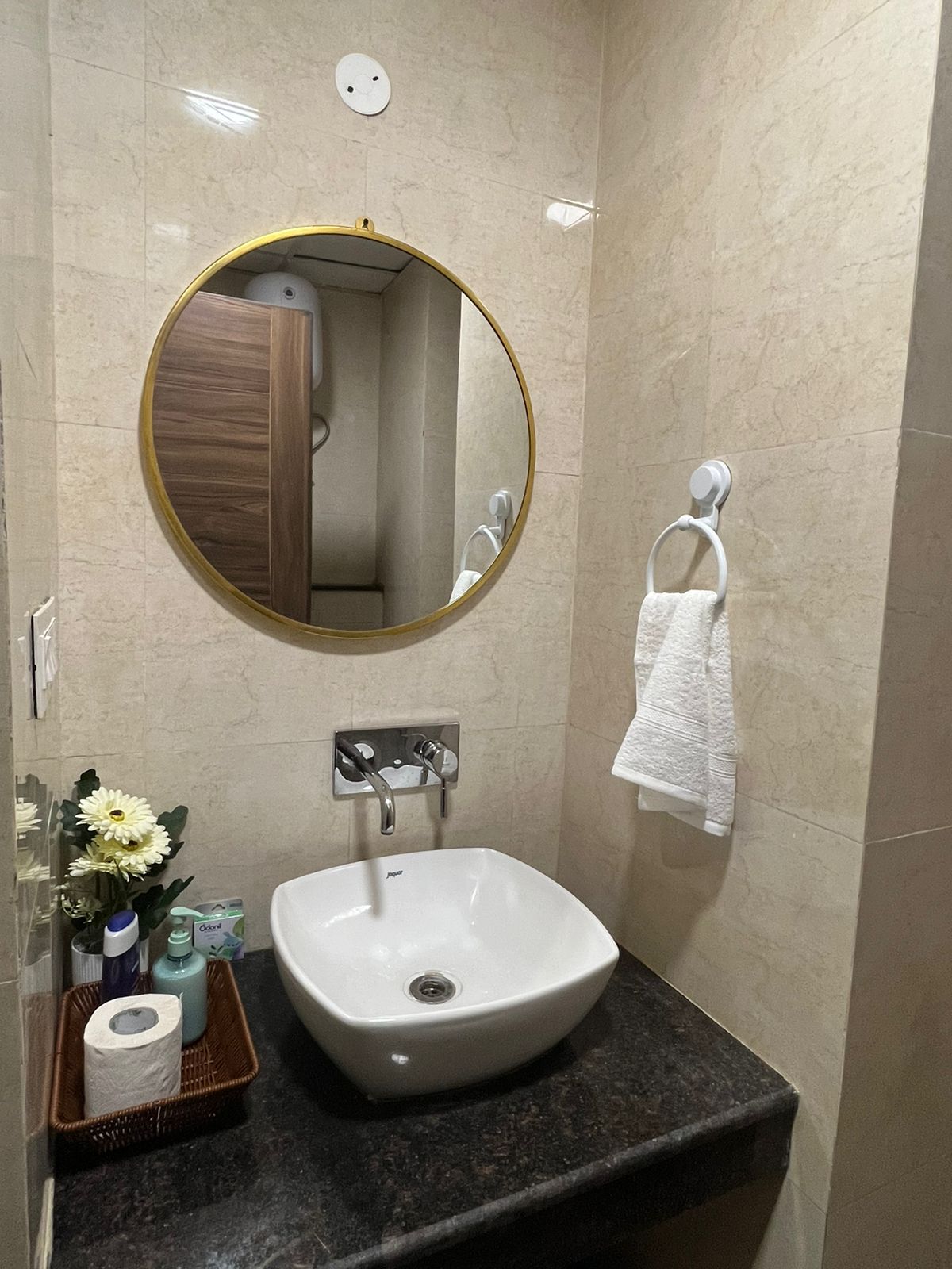 Elegant Apartment In Chandigarh - Tap to explore photos