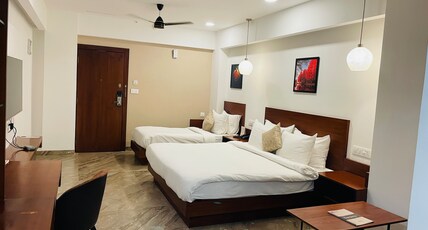 Hotel Kadamb Tree Room Type - EXECUTIVE (KING SIZE DOUBLE BED + SINGLE BED)