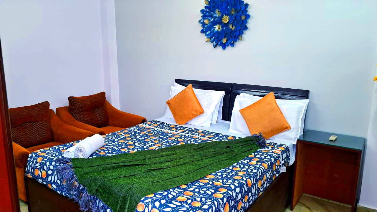 Short Stay Service Apartment in Safdarjung Enclave - Tap to explore photos