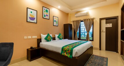 Treebo Hotel Mobi VIP Airport Room Type - Deluxe Room
