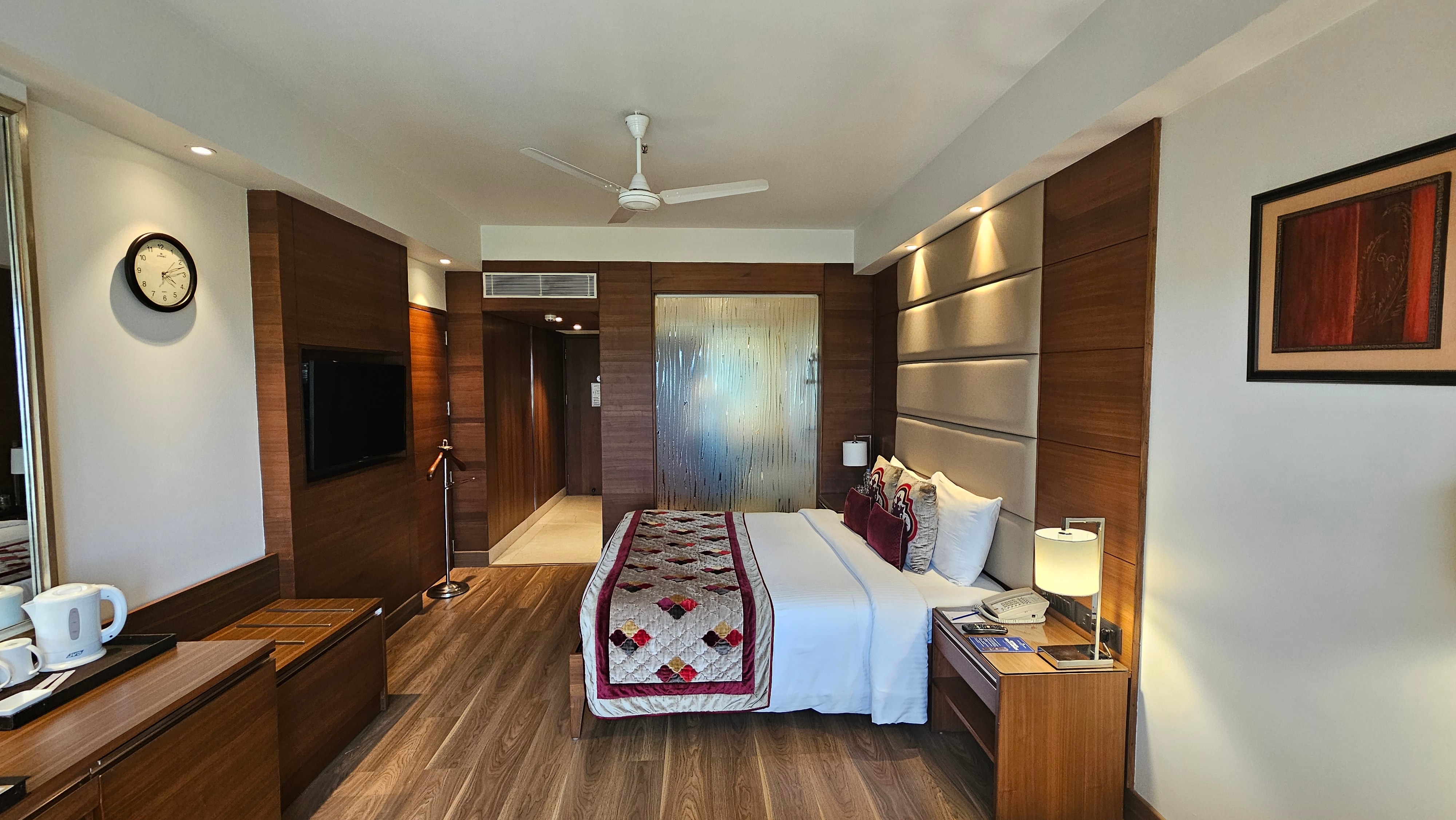 Jaypee Vasant Continental Hotel - Tap to explore photos