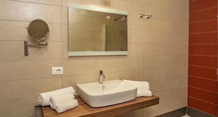 Mercure Hotel President Lecce Room Type - Superior room with 3 single beds double and single bed double and sofa bed
