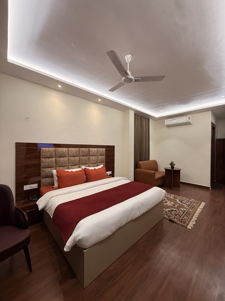 Hotel Sanskar - Tap to explore photos