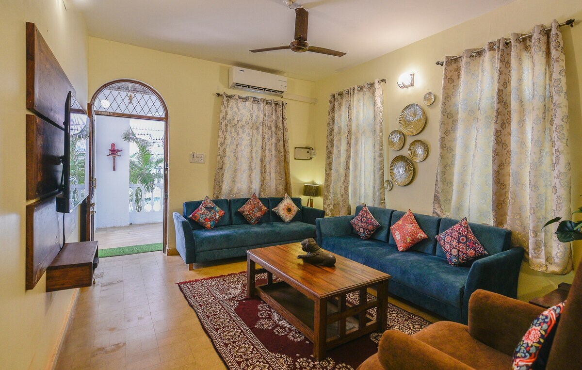 White House | 4Bhk | Private Pool | Calangute - Tap to explore photos
