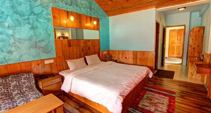 Hotel New Iceland, Manali Room Type - Premium Room with Balcony