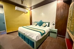 Hi Hotel By Madras(1.2 km from Triveni Ghat)