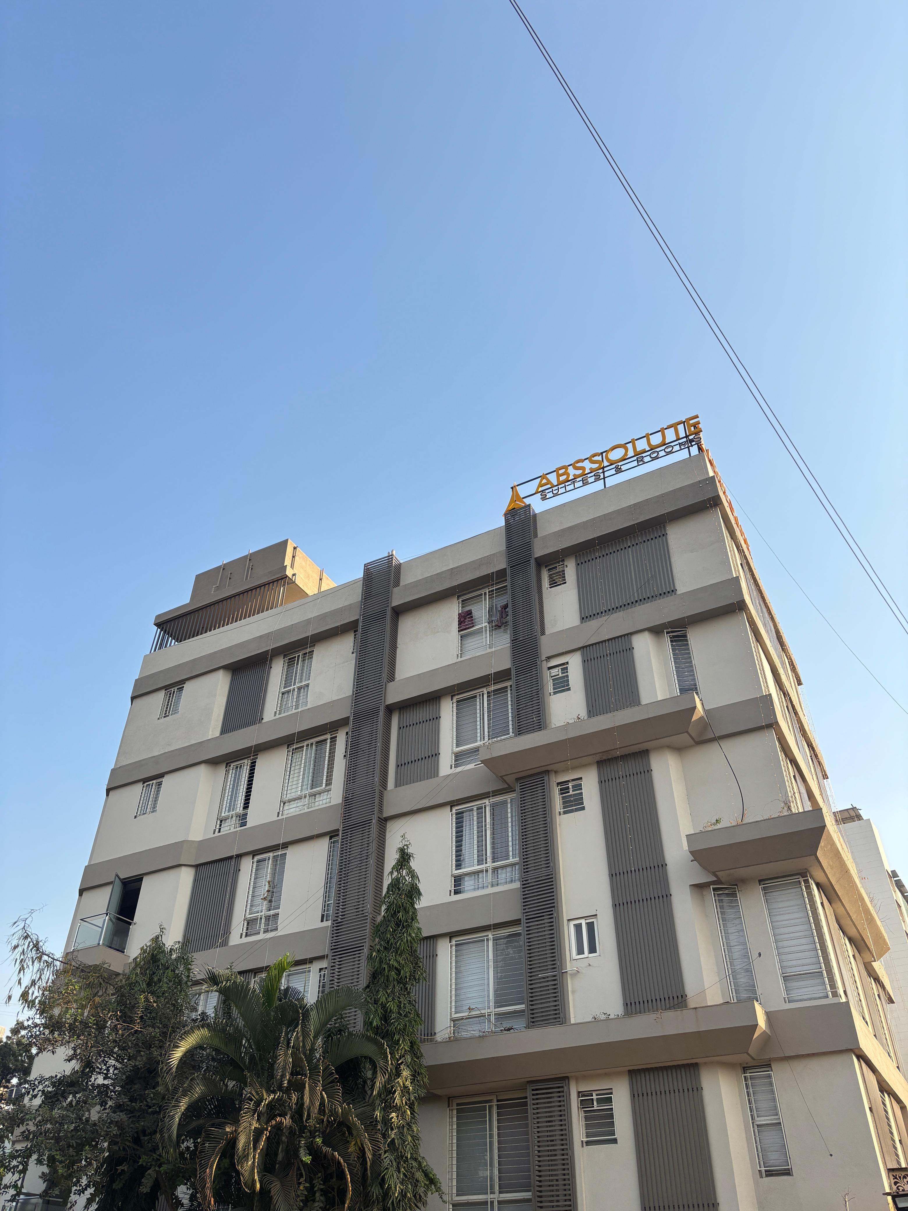 Abssolute Homtel - Rooms & Suites - Tap to explore photos