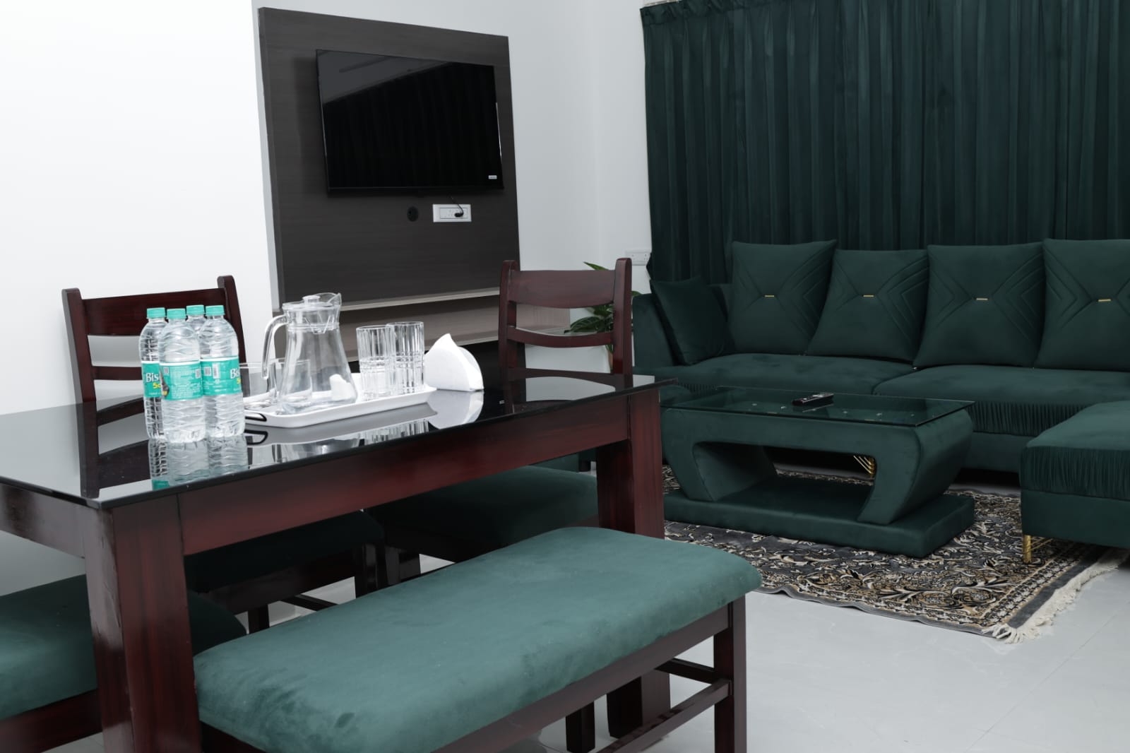 Sky Serviced Apartment. - Tap to explore photos