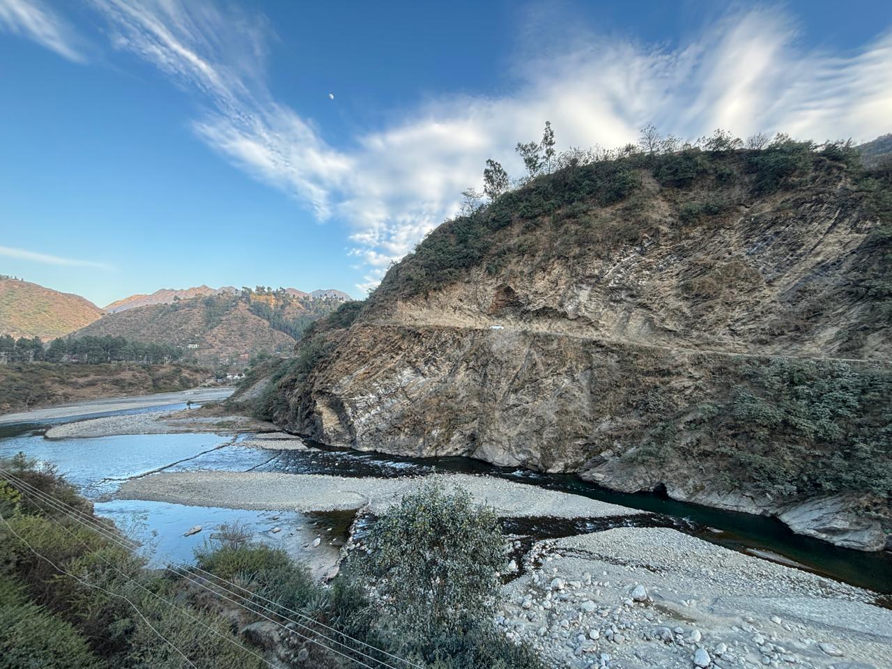 Giri River Side View Stay & cafe - Tap to explore photos
