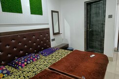 Address of Hotel Hind Plaza