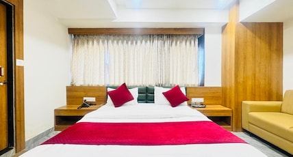 HOTEL LONGSTAY Room Type - Three Bed