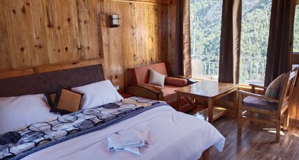 Pinewood cottage & rooms Room Type - LUXURY WOODEN COTTAGE
