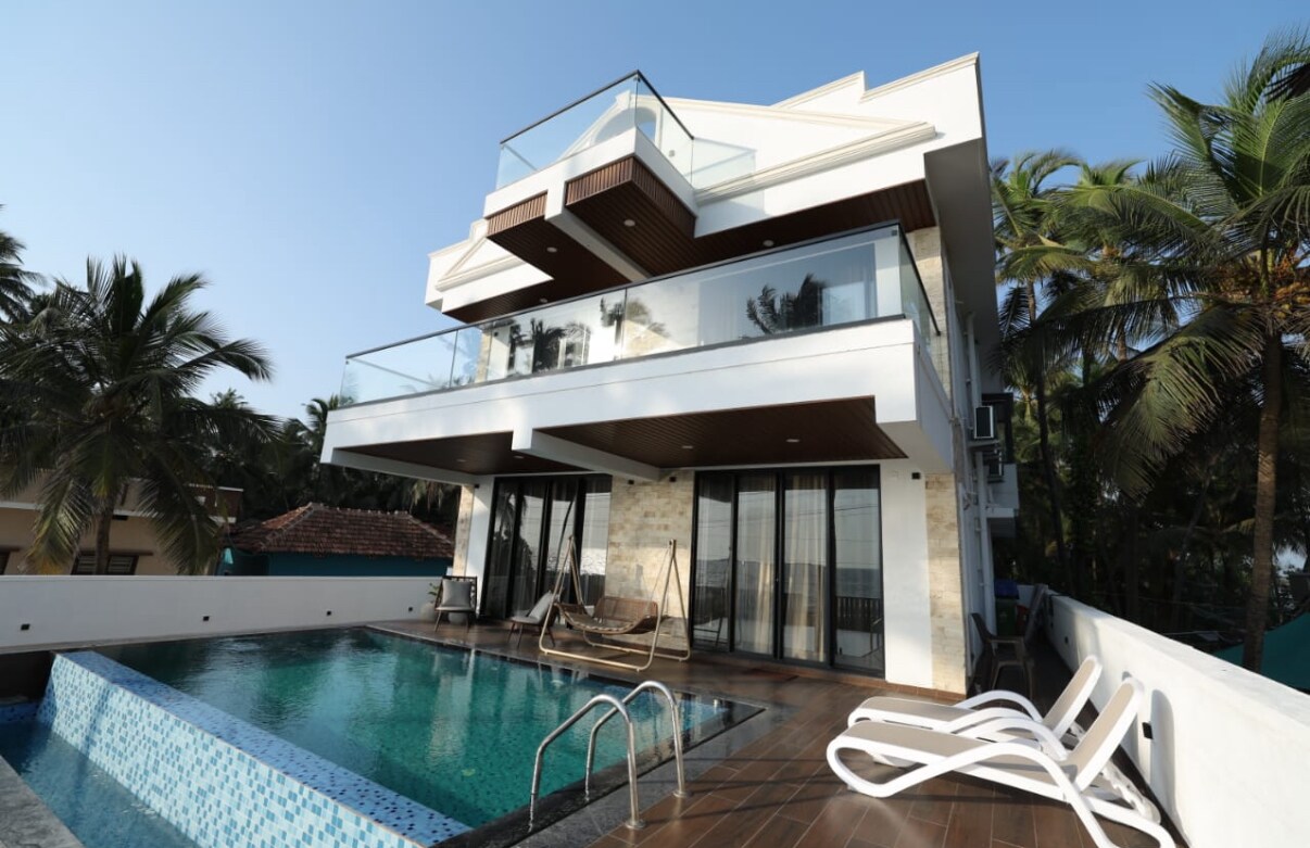 Sea Istaa - Tap to explore photos